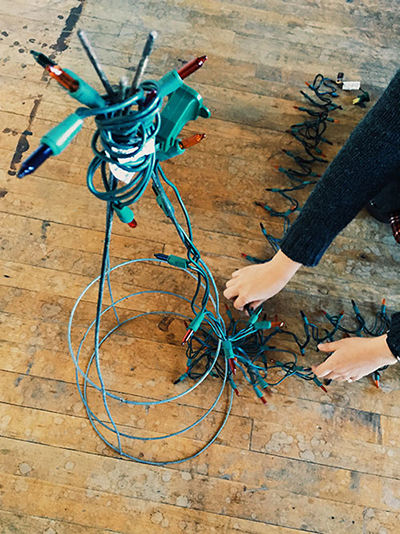 Tomato-Cage-Christmas-Tree-decorating.jpg