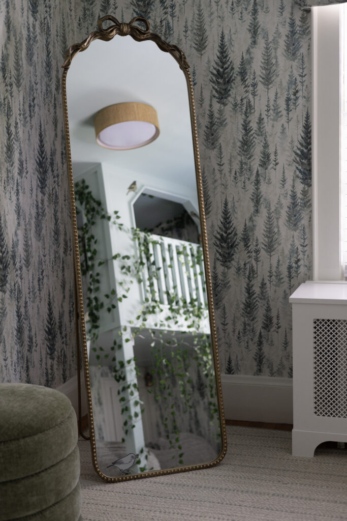 Picture of a mirror at the room to dream reveal